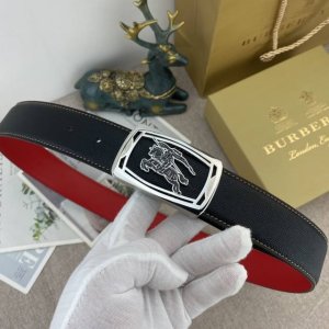 巴宝莉 特种皮腰带系列 ，原厂五金精品不锈钢扣，手感柔软舒适 宽3.8Cm。