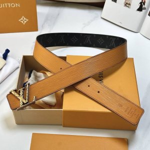 L驢家專櫃最新版本 寬度40毫米 皮帶面採用定制帆布面料 原廠進口頭層水波紋皮底 手感極佳 配置經新型字母搭扣 雙面用 經典百搭款！ DDD