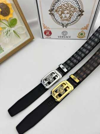 品名：Versace.范思哲 自动带 材质：原单牛皮腰带 百分百头层牛皮腰带保证真皮，24K纯钢扣，专柜原单品质、做工精细，时尚大牌，送人自用首选包装： 请认准 - 点击图像关闭
