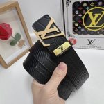 品名：Lv..路易..威登 材质：原单牛皮腰带 百分百头层牛皮腰带保证真皮，24K纯钢扣，专柜原单品质、做工精细，时尚大牌，送人自用首选 包装： 请认准如图专柜