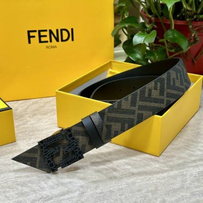 Fendi 芬迪 专柜同款 宽4.0Cm 双环正反用腰带 Ff按钉搭扣 黑色Cuoio Romano皮革材质 反面面料带有烟草黄和黑色Ff图案 黑色珐琅金属饰面