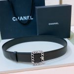 Chanel 24P Cc 水钻.树脂白 与 金Logo扣. 进口胎牛皮腰带 3.8Cm精品 精致 典雅 Chic又时髦.