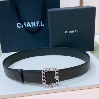 Chanel 24P Cc 水钻.树脂白 与 金Logo扣. 进口胎牛皮腰带 3.8Cm精品 精致 典雅 Chic又时髦.