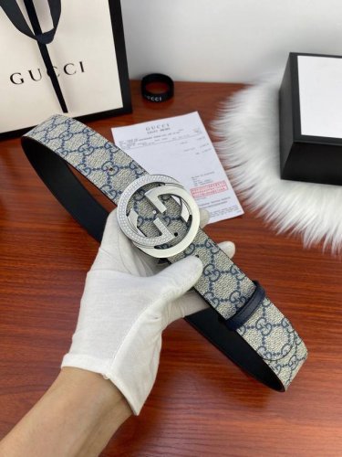 宽度3.8Cm Gucci 經典款G家花面带身 頭層皮底；搭配原單镶钻鋼扣 採用精挑細選進口頂級牛皮，手感柔軟細膩！做工精緻 商務既有時尚的男士 女士腰帶