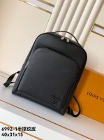 双肩包型号：6092-1 头层手撑纹皮 Avenue。Damier Lnfini 皮革含蓄铺，于商务和休闲场合展儒雅风范。拉链开户启前袋，主隔层和后侧衬垫隔层，