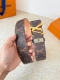 品名： Lv..路易..威登腰带皮带原单 型号：挂扣，经典纯钢材质挂扣，头层牛皮，图片实物拍摄 材料：头层牛皮，挂扣系列，纯钢材质扣头，钯镀电镀工艺永不掉色。原