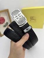 品名：巴宝莉 自动带 材质：原单牛皮腰带 百分百头层牛皮腰带保证真皮，24K纯钢扣，专柜原单品质、做工精细，时尚大牌，送人自用首选 包装： 请认准如图专柜包装赠
