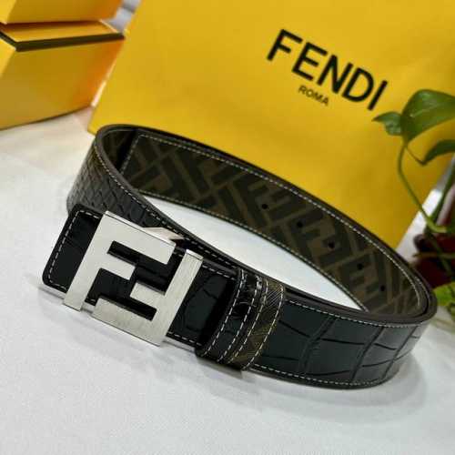 特 Fendi芬迪专柜同款 宽4.0Cm 双环正反用腰带 Ff按钉搭扣 黑色Cuoio Romano皮革材质 反面面料带有烟草黄和黑色Ff图案 四方金属饰面 时