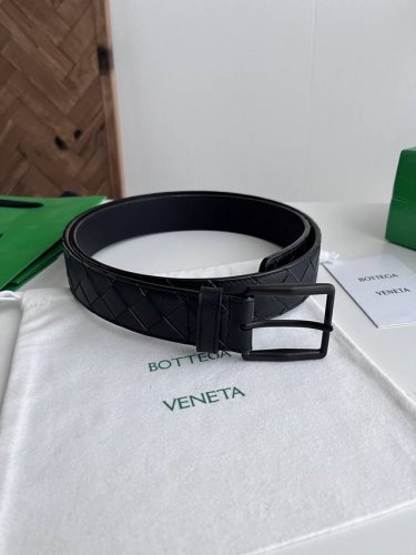 Bv 2026最新款男士编织腰带 纯手工Intreccio大格子编织 双面意大利小牛皮搭配真空枪色针扣 侧面有标识 皮带宽度35Mm 颜色: 黑色 黑色 DDD