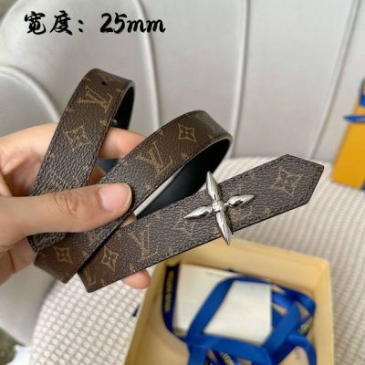 原版包裝 L0Uis Vuitt0N 今季新品 驢家女士原單腰帶 寬度25毫米 定制帆布面搭配小牛皮底 全新開模扣 多種五金可供選擇. 雙面用 百搭款