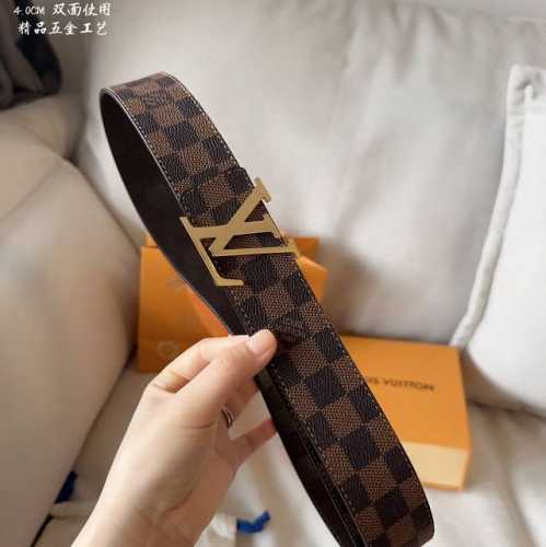 同步 Lv路易男士 宽度4.0 Cm 简单大方 精品五金 双面使用 佩戴效果非常不错 送礼自用最佳推荐