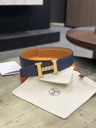 特P200 H 5382 Belt Buckle & Reversible Leather Strap 40Mm
