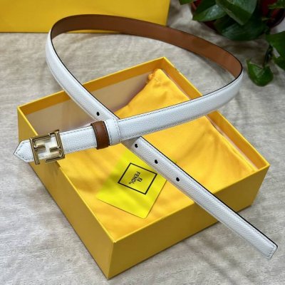 特 片装1 Fendl 芬迪 宽20Mm，原单进口小牛皮，搭配原单钌钯电镀f扣，手感.油边近乎完美，原产皮料定制，质感无可挑剔，出众的细节，高清实拍，货真价实，