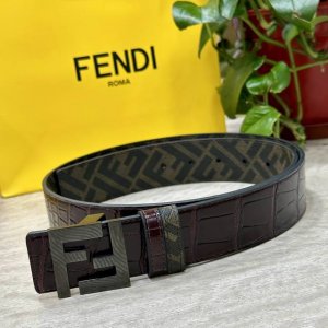 p200 Fendi（芬迪）专柜同款 宽4.0Cm 双环正反用腰带 Ff按钉搭扣 棕色Cuoio Romano皮革材质 反面面料带有烟草黄和黑色Ff图案 四方金