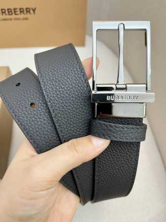 Burberry-巴宝莉！男士专柜对版金属扣，头层牛皮双面外用腰带，商务通勤休闲场合均适合佩戴。3.5Cm - 点击图像关闭