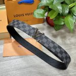 图片包装 Lv.路易威登 宽40Mm双面原版小牛皮 搭配单钌钯电镀扣 完美的手感.油边 出众的设计.风格 高贵奢华 时尚大方 高清实拍 货真价实 品质保证 双面