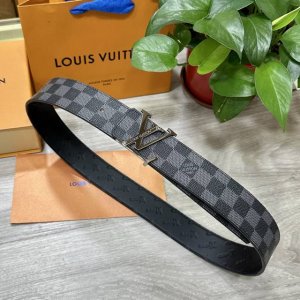 图片包装 Lv.路易威登 宽40Mm双面原版小牛皮 搭配单钌钯电镀扣 完美的手感.油边 出众的设计.风格 高贵奢华 时尚大方 高清实拍 货真价实 品质保证 双面