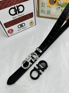 品名：菲拉格幕 原单 材质：原单牛皮腰带 百分百头层牛皮腰带保证真皮，24K纯钢扣，专柜原单品质、做工精细，时尚大牌，送人自用首选 包装： 请认准如图专柜包装赠