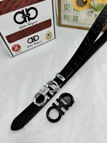 品名：菲拉格幕 原单 材质：原单牛皮腰带 百分百头层牛皮腰带保证真皮，24K纯钢扣，专柜原单品质、做工精细，时尚大牌，送人自用首选 包装： 请认准如图专柜包装赠