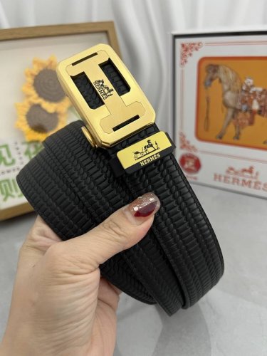 品名：爱马仕.HermèS 自动带 材质：原单牛皮腰带 百分百头层牛皮腰带保证真皮，24K纯钢扣，专柜原单品质、做工精细，时尚大牌，送人自用首选 包装： 请认准