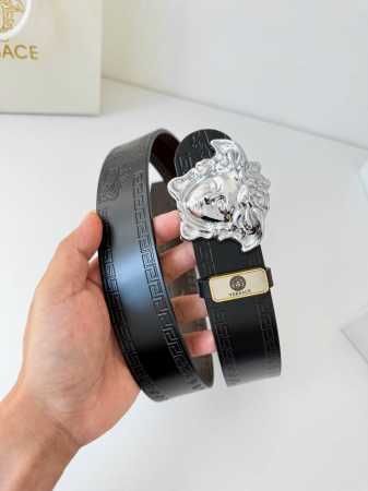 品名：Versace.范思哲原单腰带 皮带 型号：挂扣，经典人头纯钢材质扣头，头层牛皮，图片实物拍摄 材料：百分百头层牛皮，保证真皮。24K纯钢扣双面可用专柜同 - 点击图像关闭