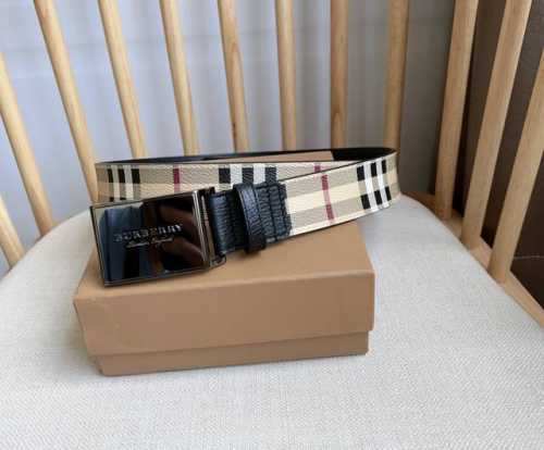 Burberry 巴宝莉专柜同步上新双面两用的意大利制腰带 精选London格纹 配有亮泽抢眼的专属标识造型搭扣 镌刻焕新的品牌微标 宽:3.5Cm 精致优雅