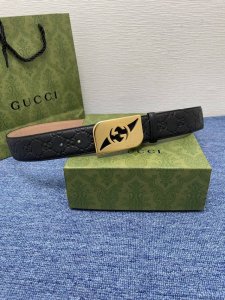 Gucci 经典款进口原厂印花面 搭配原版皮底 精品钢扣 宽4.0 Cm 经典永不过时款 潮流大方 时尚百搭