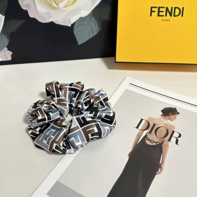 特 单个 配全套包装Fendi 芬迪 爆款真丝发圈，专柜款出货一看就特别高档 超级百搭 必须自留