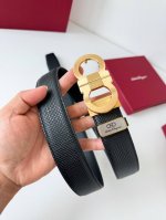 品名：菲拉格慕.Ferrgamo腰带 皮带 原单 型号：挂扣，纯铜材质经典挂扣，实物拍摄，头层牛皮 材料：百分百头层牛皮，保证真皮。纯铜材质，真空电镀永不掉色，