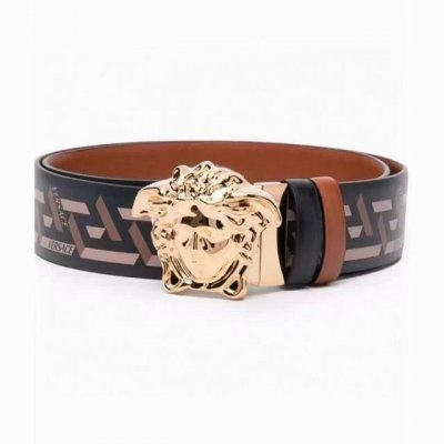 范思哲，宽4.0Cm，原单精品，3D美杜莎腰带扣-Barocco印花-材质，头层牛皮，此款光滑的Saffiano皮革腰带饰有Barocco印花。配有带3D美杜莎