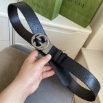 特 Gucci -古驰 宽： 3.7Cm 意大利原厂压花皮 黑咖双面可用 精品纯铜旋转扣 。