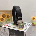 品名：古奇.Gu...Ci 自动带 材质：原单牛皮腰带 专柜原单品质、做工精细，时尚大牌，送人自用首选 包装： 请认准如图专柜包装赠送打孔器手提袋专柜礼盒宽度3
