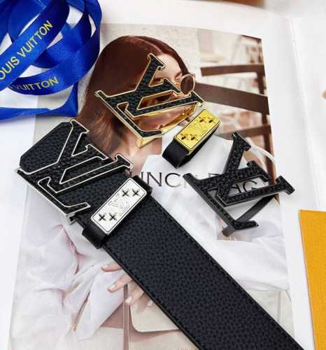 皮带：Lv..路易..威登顶级复刻. 腰带：原单品质百分百进口原厂头层牛皮，保证真皮。镂空贴皮工艺.真空电镀.永不掉色.24K纯钢扣细腻小牛皮荔枝纹路双面可用专