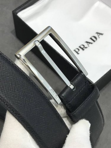 配送专柜包装 打孔针 特 宽35Mm，支持Nfc 原单双面进口头层牛皮带身，搭配原版针扣扣，手感.油边近乎完美，原产皮料定制，质感无可挑剔，出众的细节，高清实拍