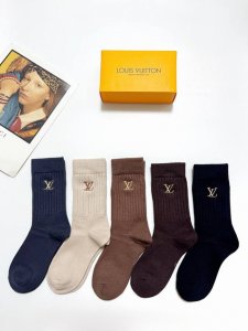 配包装 DDD 一盒5 双 DDD Lv 路易威登 经典刺绣字母Logo 羊绒混纺中筒袜 ，软糯亲肤，Ins超火爆配色 ，秋冬潮人必备 ，个性时尚百搭款，你值得