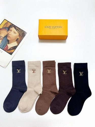 配包装 DDD 一盒5 双 DDD Lv 路易威登 经典刺绣字母Logo 羊绒混纺中筒袜 ，软糯亲肤，Ins超火爆配色 ，秋冬潮人必备 ，个性时尚百搭款，你值得