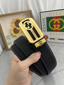品名：古奇.Gu...Ci 原单 材质：原单牛皮腰带 专柜原单品质、做工精细，时尚大牌，送人自用首选 包装： 请认准如图专柜包装赠送打孔器手提袋专柜礼盒宽度3.