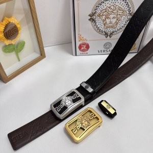 品名：Versace.范思哲 材质：原单牛皮腰带 百分百头层牛皮腰带保证真皮，24K纯钢扣，专柜原单品质、做工精细，时尚大牌，送人自用首选 包装： 请认准如图专