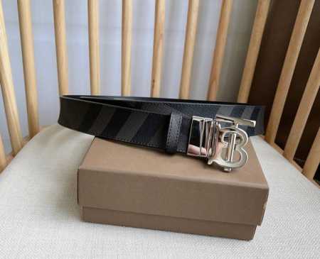Burberry 巴宝莉专柜同步上新精选品牌标志性London格纹搭配平滑皮革反面设计 饰牌搭扣点缀品牌专属标识图案 宽:3.5Cm 精致优雅 简单大方 - 点击图像关闭