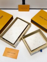 短 长 颜色 白尺寸 短12X10长19X10Lv官网同步款！超精细手工，信用卡槽 存放纸币和票据，可存放现金的带撑板隔层