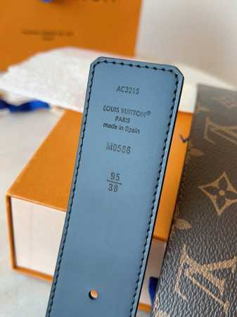 4.0Cm宽最新定制纯胶面料.原版厚薄.无限接近原版！！！手感不在以前那种厚重又发棉不结实.格料的厚薄材质决定了整条皮带的质量！专业Lv - 点击图像关闭