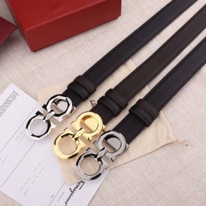 Made In Italy 批 配全套专柜包装 品牌：菲拉格慕 扣头材质：精品实心扣 产品详情：新款火爆来袭品牌： 菲拉格幕 高端品质！ 材料 ：彩用进口头层牛