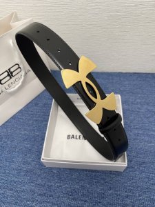 Balenciaga巴黎世家新款时尚腰带，双面小牛皮，配上复古经典扣，时尚百搭，宽度3.5Cm