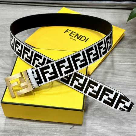 特 Fendi 芬迪 宽38Mm 标志造型宽皮带。原版定制F扣，进口原版小牛皮制成。印有浮雕黑Ff 图案。镀金表面金属制品，品质保证。 - 点击图像关闭