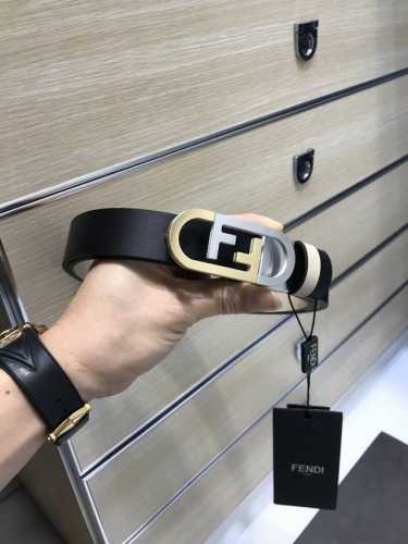 特P210 配送专柜包装 打孔针 新款 Fd 宽30Mm 标志造型皮带，双F 双层F尾夹扣式带扣，双面原版进口小牛皮黑杏搭配，支持Nfc 芯片 ，镀金表面金属制