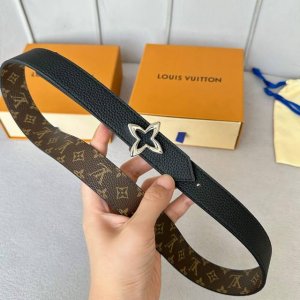 原版包裝 L0Uis Vuitt0N 今季新品 女士原單腰帶 寬度30毫米 經典小花pvc面搭配荔枝紋牛皮壓花 搭配新款精钢五金 可雙面佩戴 百搭款