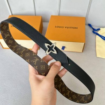 原版包裝 L0Uis Vuitt0N 今季新品 女士原單腰帶 寬度30毫米 經典小花pvc面搭配荔枝紋牛皮壓花 搭配新款精钢五金 可雙面佩戴 百搭款