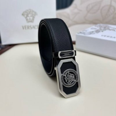 高端品质，实物拍摄 批 配全套包装 品牌： Versace海外原单 扣头材质：精品实心钢扣 带身材质正面：38Mm宽度采用双面进口原版皮腰带，真空电镀五金扣头实