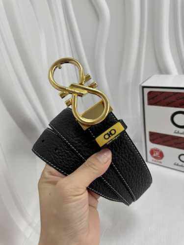 品名：菲拉格幕 原单 材质：原单牛皮腰带 百分百头层牛皮腰带保证真皮，24K纯钢扣，专柜原单品质、做工精细，时尚大牌，送人自用首选 包装： 请认准如图专柜包装赠