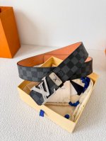 品名 Lv..路易..威登腰带皮带原单 型号 挂扣 经典纯钢材质镶钻挂扣 头层牛皮 图片实物拍摄 材料 头层牛皮 挂扣系列 纯钢材质扣头 钯镀电镀工艺永不掉色